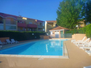 Appartement Vacances: Piscine, Tennis, Pétanque, Terrasse, Parking - Proche Commodités - FR-1-387-170